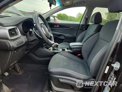 Zdjęcie 7 z 13 samochodu: 2019 KIA SORENTO L VIN:5XYPG4A38KG533169 - miniatura