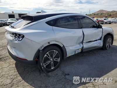 Trzecie zdjęcie samochodu z tyłu: 2022 FORD MUSTANG MACH-E SELECT VIN:3FMTK1SS5NMA20353 - miniatura