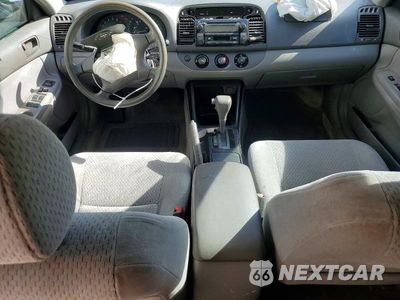 Zdjęcie 8 z 13 samochodu: 2002 TOYOTA CAMRY LE VIN:JTDBE32K820102661 - miniatura