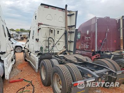 Drugie zdjęcie samochodu z przodu: 2014 FREIGHTLINER CASCADIA SEMI TRUCK VIN:3AKJGLD61ESFR7486 - miniatura