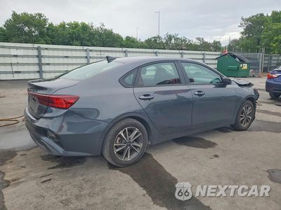 Trzecie zdjęcie samochodu z tyłu: 2024 KIA FORTE LXS VIN:3KPF24ADXRE761359 - miniatura