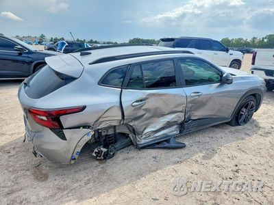 Trzecie zdjęcie samochodu z tyłu: 2025 CHEVROLET TRAX ACTIV VIN:KL77LKEP0SC006113 - miniatura