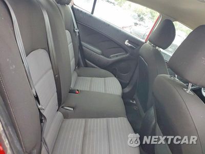 Zdjęcie 10 z 12 samochodu: 2017 KIA FORTE S VIN:3KPFL4A77HE158598 - miniatura