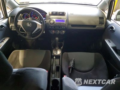 Zdjęcie 8 z 12 samochodu: 2008 HONDA FIT VIN:JHMGD384X8S066386 - miniatura