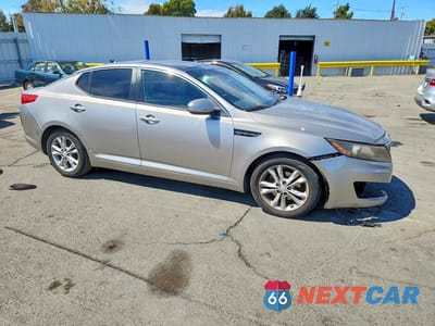 Czwarte zdjęcie samochodu z boku: 2013 KIA OPTIMA EX VIN:5XXGN4A78DG134004 - miniatura