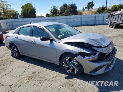 Czwarte zdjęcie samochodu z boku: 2025 HYUNDAI ELANTRA SEL SPORT VIN:KMHLM4DG9SU065887 - miniatura