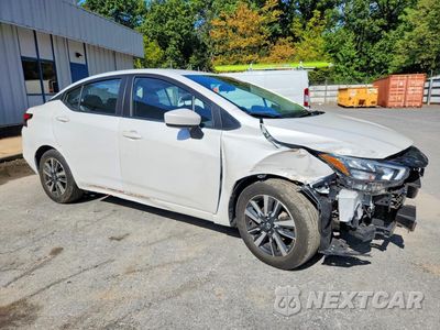 Czwarte zdjęcie samochodu z boku: 2025 NISSAN VERSA SV VIN:3N1CN8EV5SL845307 - miniatura