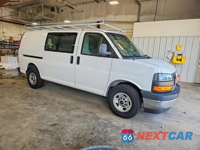 Czwarte zdjęcie samochodu z boku: 2017 GMC SAVANA G2500 VIN:1GTW7AFF8H1915630 - miniatura