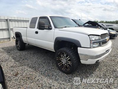 Czwarte zdjęcie samochodu z boku: 2004 CHEVROLET SILVERADO C2500 HEAVY DUTY VIN:1GCHC29U34E113428 - miniatura