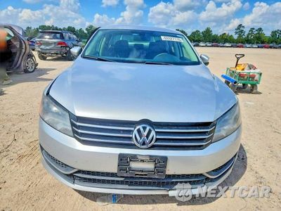 Piąte zdjęcie samochodu w środku: 2012 VOLKSWAGEN PASSAT S VIN:1VWAH7A37CC035018 - miniatura