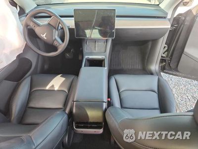 Zdjęcie 8 z 12 samochodu: 2025 TESLA MODEL Y VIN:7SAYGDED0SA372900 - miniatura