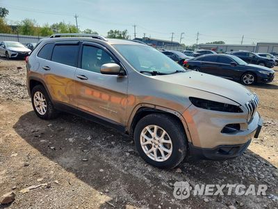Czwarte zdjęcie samochodu z boku: 2017 JEEP CHEROKEE LATITUDE VIN:1C4PJMCS4HW601565 - miniatura