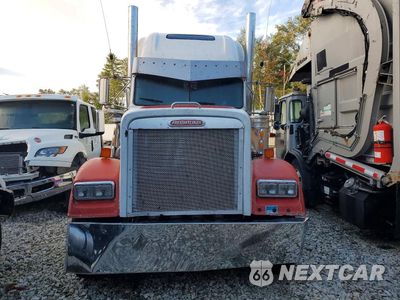 Piąte zdjęcie samochodu w środku: 1999 FREIGHTLINER FLD120 SEMI TRUCK VIN:1FUPCSZB2XLA25167 - miniatura