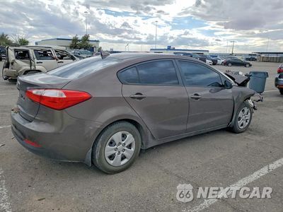 Trzecie zdjęcie samochodu z tyłu: 2015 KIA FORTE LX VIN:KNAFX4A6XF5358165 - miniatura