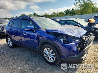 Czwarte zdjęcie samochodu z boku: 2022 TOYOTA COROLLA CROSS LE VIN:7MUCAABG3NV020201 - miniatura
