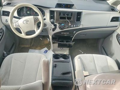Zdjęcie 8 z 13 samochodu: 2013 TOYOTA SIENNA LE VIN:5TDKK3DC6DS360238 - miniatura