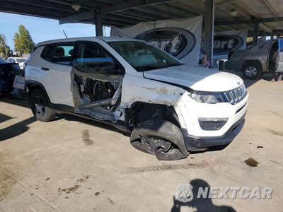 Czwarte zdjęcie samochodu z boku: 2018 JEEP COMPASS SPORT VIN:3C4NJDAB5JT482768 - miniatura