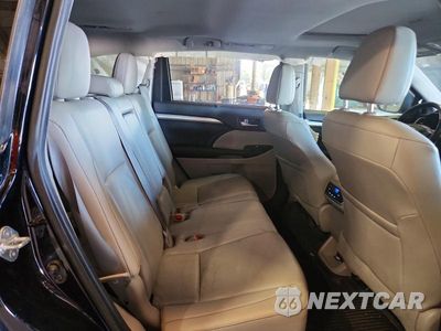 Zdjęcie 11 z 13 samochodu: 2019 TOYOTA HIGHLANDER XLE VIN:5TDKZRFH3KS572857 - miniatura