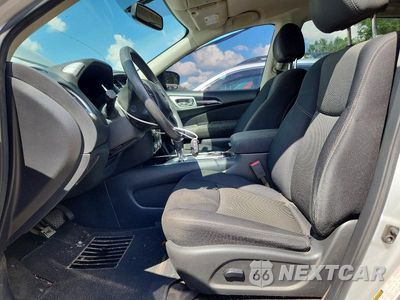 Zdjęcie 7 z 12 samochodu: 2017 NISSAN PATHFINDER SV VIN:5N1DR2MM2HC658487 - miniatura