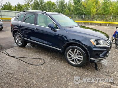 Czwarte zdjęcie samochodu z boku: 2016 VOLKSWAGEN TOUAREG SPORT VIN:WVGEF9BPXGD003652 - miniatura