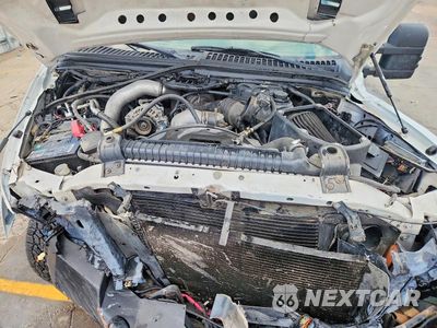 Zdjęcie 11 z 12 samochodu: 2004 FORD EXCURSION XLT VIN:1FMSU41P04EA22228 - miniatura