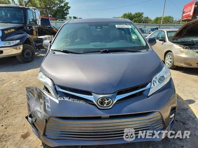 Piąte zdjęcie samochodu w środku: 2019 TOYOTA SIENNA XLE 8-PASSENGER VIN:5TDYZ3DC9KS988975 - miniatura