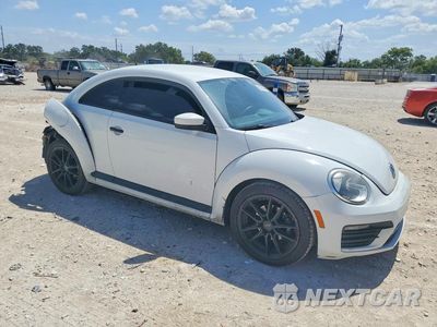Czwarte zdjęcie samochodu z boku: 2017 VOLKSWAGEN BEETLE DUNE VIN:3VWF17AT7HM624845 - miniatura