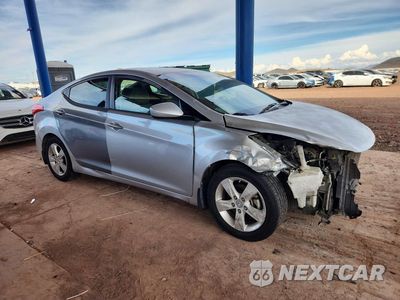 Czwarte zdjęcie samochodu z boku: 2013 HYUNDAI ELANTRA GLS VIN:5NPDH4AE0DH259317 - miniatura