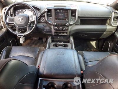 Zdjęcie 8 z 12 samochodu: 2020 RAM 3500 LARAMIE VIN:3C63RRJLXLG215621 - miniatura