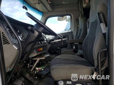 Zdjęcie 7 z 13 samochodu: 2020 KENWORTH T680 SEMI TRUCK VIN:1XKYD49X1LJ355454 - miniatura