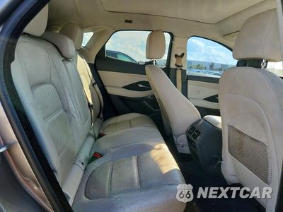 Zdjęcie 11 z 13 samochodu: 2019 JAGUAR E-PACE SE VIN:SADFP2FX1K1Z35616 - miniatura