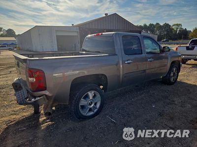 Trzecie zdjęcie samochodu z tyłu: 2013 CHEVROLET SILVERADO C1500 LT VIN:3GCPCSE02DG110690 - miniatura