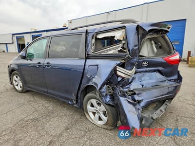 Drugie zdjęcie samochodu z przodu: 2018 TOYOTA SIENNA LE VIN:5TDKZ3DC1JS923607 - miniatura