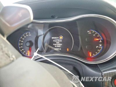 Zdjęcie 9 z 13 samochodu: 2018 JEEP GRAND CHEROKEE TRACKHAWK VIN:1C4RJFN92JC278896 - miniatura