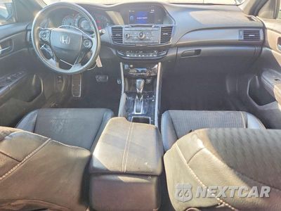 Zdjęcie 8 z 12 samochodu: 2017 HONDA ACCORD SPORT VIN:1HGCR2F50HA030804 - miniatura