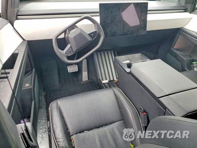 Zdjęcie 8 z 12 samochodu: 2024 TESLA CYBERTRUCK VIN:7G2CEHEDXRA039115 - miniatura