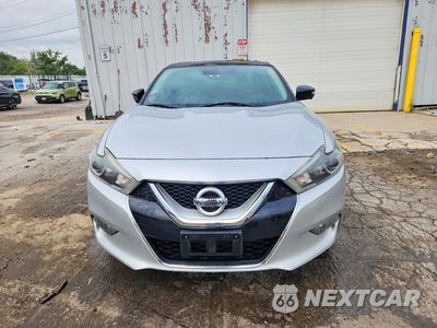 Piąte zdjęcie samochodu w środku: 2017 NISSAN MAXIMA PLATINUM VIN:1N4AA6AP5HC373664 - miniatura