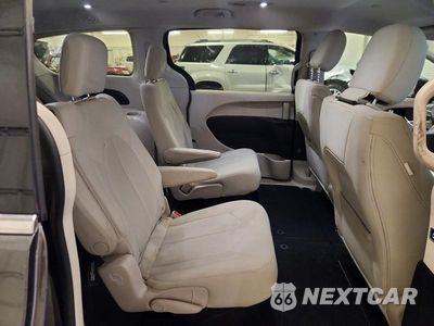 Zdjęcie 11 z 13 samochodu: 2017 CHRYSLER PACIFICA TOURING VIN:2C4RC1DG1HR516171 - miniatura