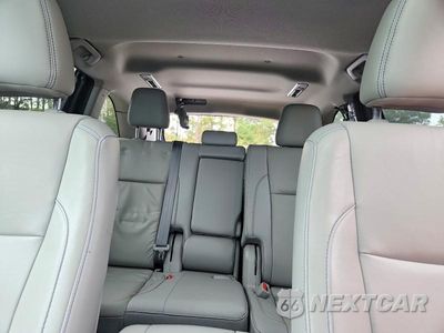 Zdjęcie 10 z 13 samochodu: 2019 TOYOTA HIGHLANDER XLE VIN:5TDJZRFH7KS592962 - miniatura