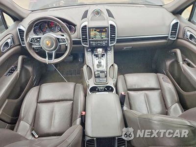 Zdjęcie 8 z 14 samochodu: 2016 PORSCHE CAYENNE VIN:WP1AA2A21GLA10055 - miniatura