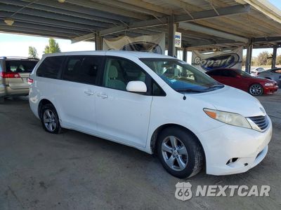 Czwarte zdjęcie samochodu z boku: 2012 TOYOTA SIENNA BASE VIN:5TDKA3DC0CS015238 - miniatura