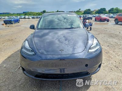Piąte zdjęcie samochodu w środku: 2025 TESLA MODEL Y VIN:7SAYGDED1SA375711 - miniatura