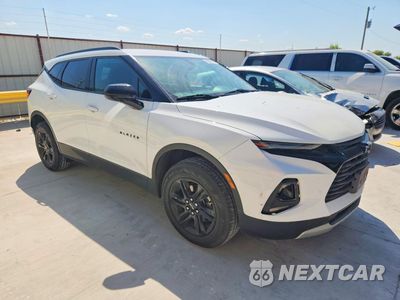 Czwarte zdjęcie samochodu z boku: 2021 CHEVROLET BLAZER 1LT VIN:3GNKBBRA1MS500166 - miniatura