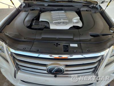 Zdjęcie 11 z 12 samochodu: 2015 LEXUS LX 570 VIN:JTJHY7AX8F4166748 - miniatura