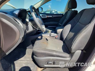 Zdjęcie 7 z 13 samochodu: 2017 NISSAN PATHFINDER S VIN:5N1DR2MN9HC608579 - miniatura