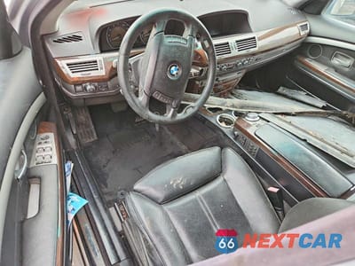 Zdjęcie 8 z 12 samochodu: 2007 BMW 750 VIN:WBAHN83547DT75013 - miniatura