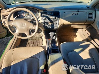 Zdjęcie 8 z 12 samochodu: 1998 HONDA ACCORD EX VIN:1HGCG1659WA059912 - miniatura