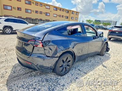 Trzecie zdjęcie samochodu z tyłu: 2025 TESLA MODEL Y VIN:7SAYGDED6SF268043 - miniatura