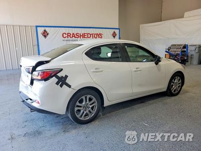 Trzecie zdjęcie samochodu z tyłu: 2018 TOYOTA YARIS IA BASE VIN:3MYDLBYV0JY310159 - miniatura