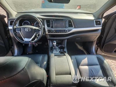 Zdjęcie 8 z 13 samochodu: 2018 TOYOTA HIGHLANDER XLE VIN:5TDKZRFH3JS543826 - miniatura